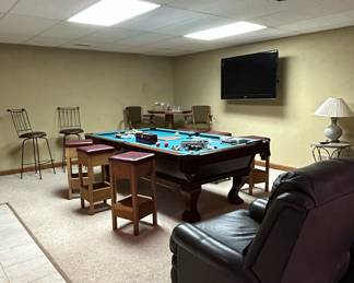 Professional Slate Pool Table with Stools