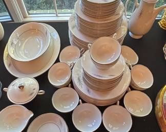Syracuse China Polaris Pattern Dinnerware Service