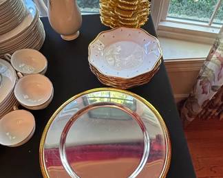 China and Assorted Glassware Collection fourth image