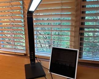 Koncept ZBar LED Desk Lamp