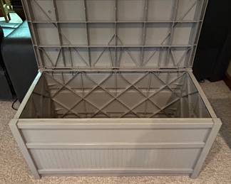 Suncast Resin Storage Deck Box second image