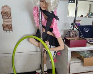 Barbie, the mascot of the hot rod shop