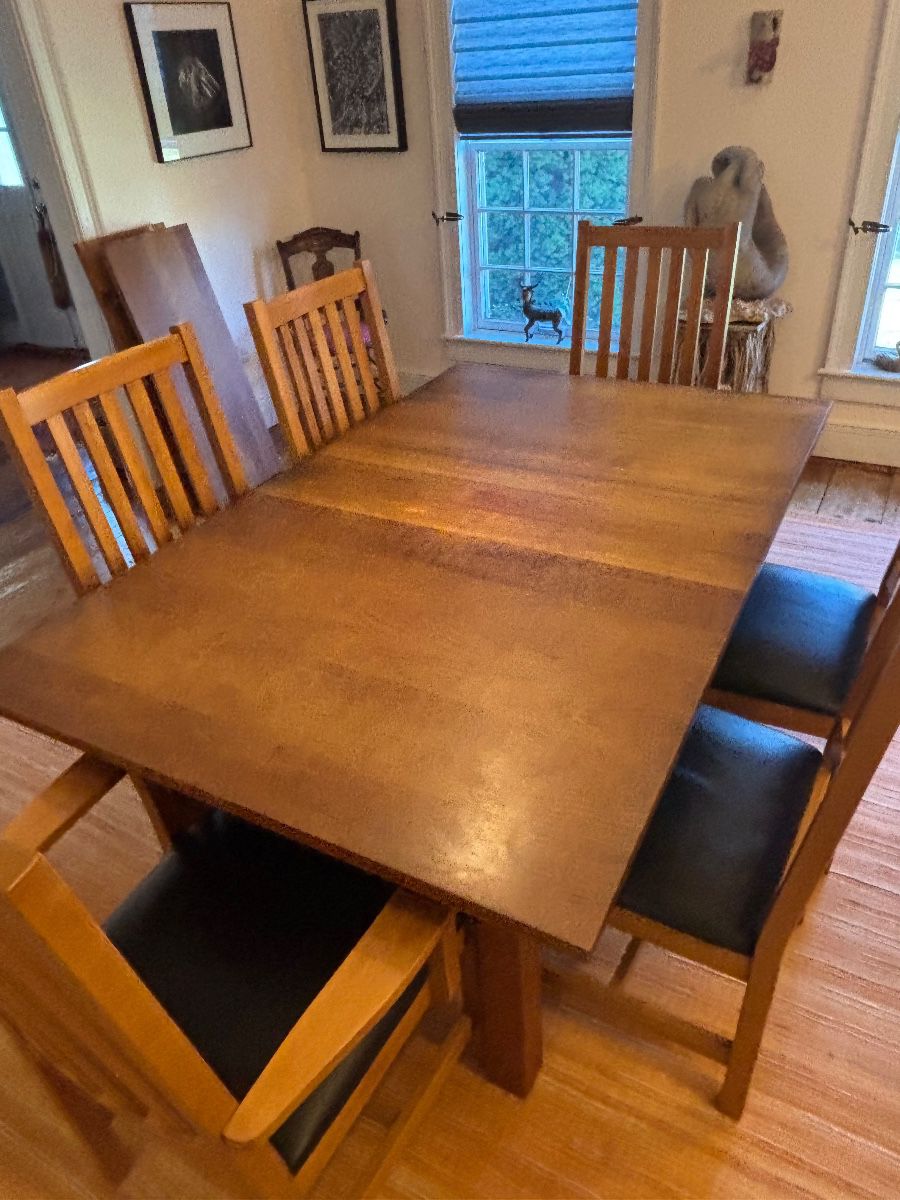 Crate & barrel dining table with 2 leaves & 8 chairs