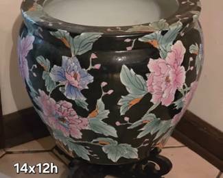 Large planter with stand