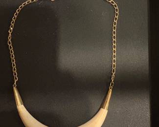 18kt/boar tusk necklace