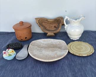 ld Assorted Decorative Items