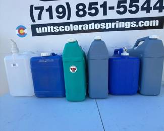 g Set of 6 Durable Water Cans