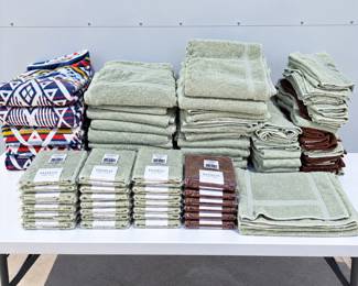 b Large Assortment of Various Towels