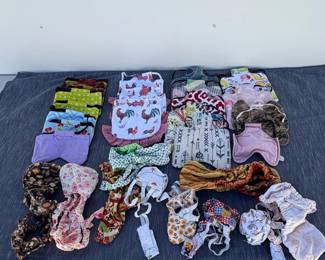 b Lot of 29 Handmade Hen and Chicken Saddles