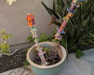 NE108Ceramic Garden Totems With Pot