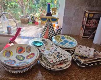 NE137Assortment Of Ceramic Plates And Bowls
