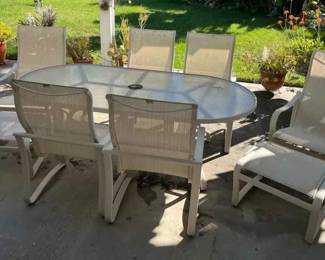 NE122VTropitone Patio Set