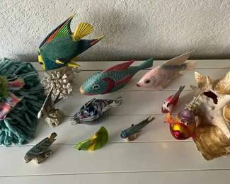 NE157Painted Tropical Fish Figures