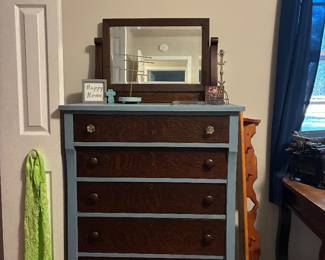 Oak, dresser with mirror