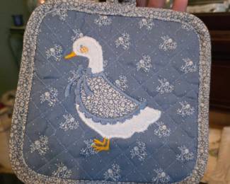 Cottage Core Goose Pot Holder