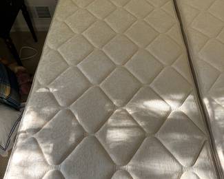 2 Twin Mattresses & Box Springs (Like New) Sealy Posturepedic