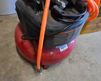 #217	Porter & Cable 6 Gallon Portable Electric Pancake Air Compressor w/hose	 $50.00 