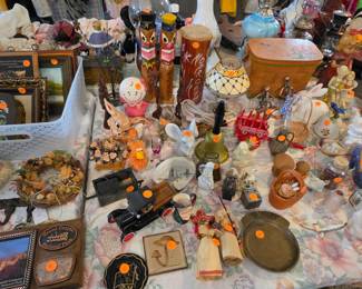 Vintage decor - figurines, music boxes, baskets. Some decor from wold travels