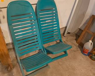2 folding plastic low seat beach chairs