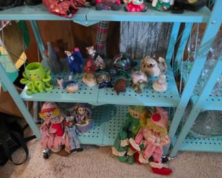 Animal figurines and clowns