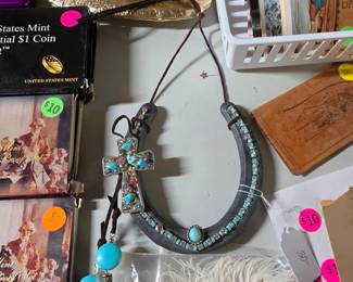 Horseshoe with rhinestones and turquoise