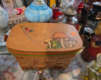 Vintage basket with wood lid with mushroom motif