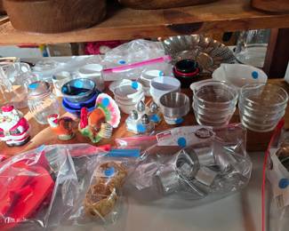 Salt and pepper shakers, condiment boels, napkin rings