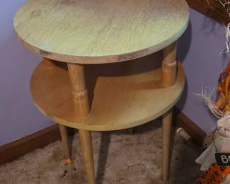 Blonde MCM 2-Tier Round Accent Table