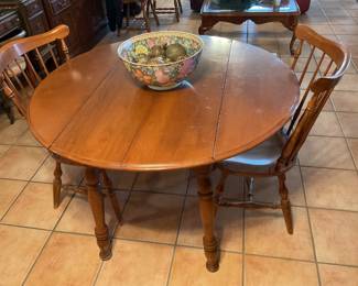 Round table-46x30