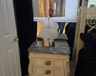 Lamp also in online auction