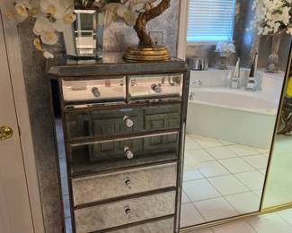 Also in online auction