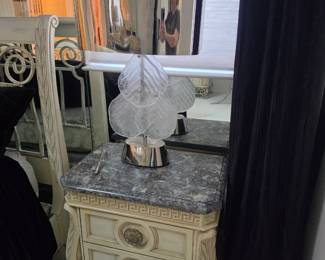 Leaf lamp also in online auction