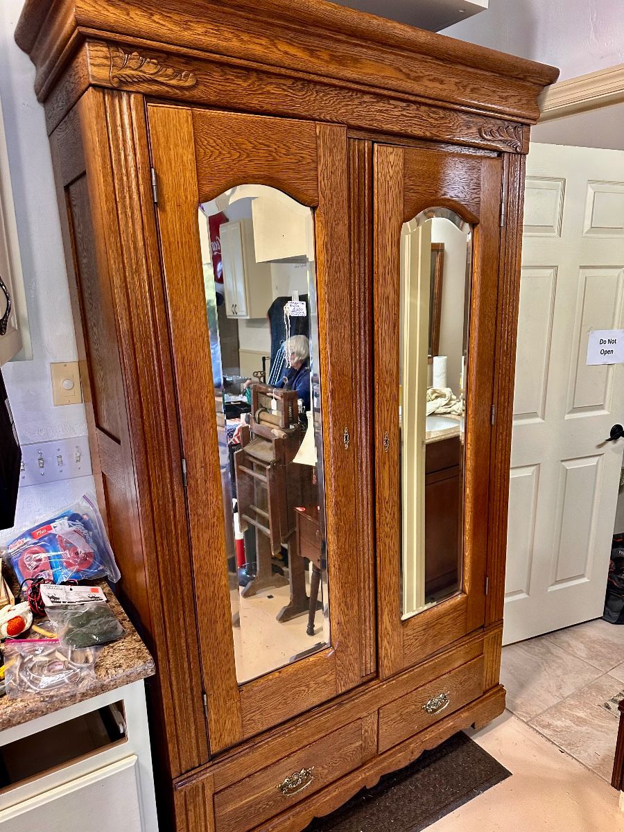 Only $100. Beautiful antique Armoire. In great condition. Easy to move. It is easy to disassemble. Text Mike 352-281-1822 if you want to buy it.