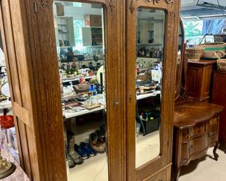 Only $100. Another great Armoire in great condition. Text Mike 352-281-1822 if you want to buy it.
