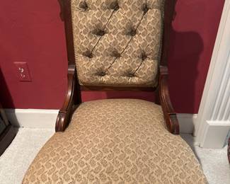 Only $15. Parlor Chair. Text Mike 352-281-1822 if you want to buy it.