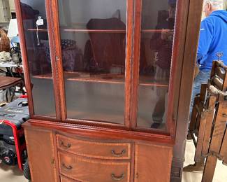 Only $45. Mahogany China /Display Text Mike 352-281-1822 if you want to buy it. . In great condition.