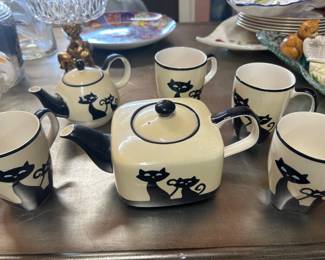 Cat motif