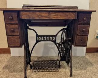 Vintage Singer Sewing Machine Cabinet