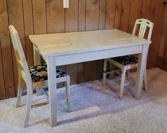 Oak Table  Two Chairs