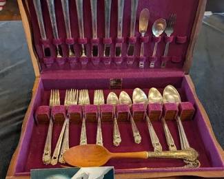 1847 Rogers Bros. IS Set of Eight Flatware