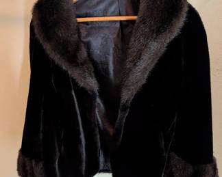 Glenoit  Regina Glenara Fur Cape