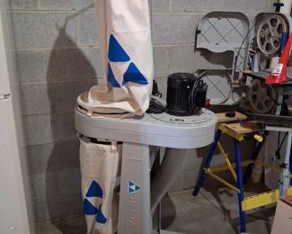 Delta Dust Collection Unit in like new condition, never installed Model AP 400 Includes two Woodstock International hoses: W1031 (4", 10 ft) and W2027 (2.5", 10 ft); both boxes unopened, and a box of connectors.