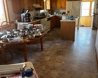 Pots, pans, kitchenware