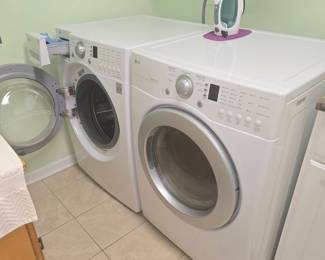 Washer/dryer$700