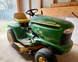 JOHN DEERE RIDING LAWN MOWER
