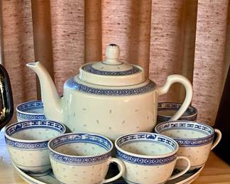 CHINESE BLUE AND WHITE TRANSLUCENT RICE GRAIN TEA SET