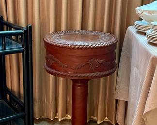 VINTAGE PEDESTAL SEWING BOX MADE FOR MRS WIED BY SYLVIA DANKLEFS