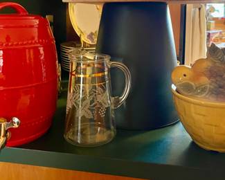 BEVERAGE DISPENSER