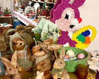VINTAGE MELTED PLASTIC POPCORN EASTER BUNNY WALL DECOR