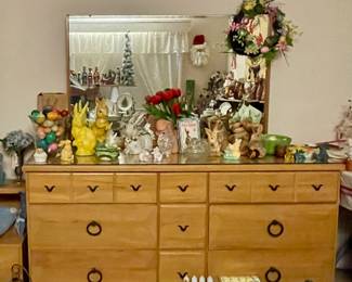 MCM DRESSER